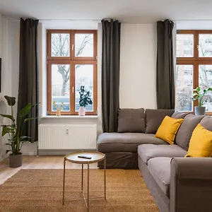 https://komm-rein-und-fhle-dich-zu-hause-direkt-nahe-der.find-berlin-hotels.com